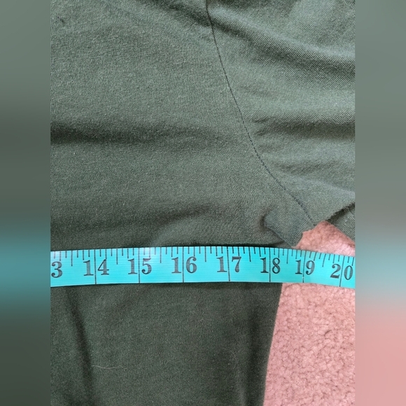 NFL Team Apparel GREEN BAY PACKERS V Neck Short Sleeve Shirt. Large - Picture 6 of 8